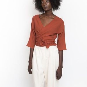 Hackwith Design House reversible wrap top size small HDH basics